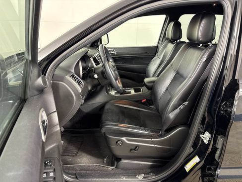 Used 2018 Jeep Grand Cherokee Altitude RWD image 31