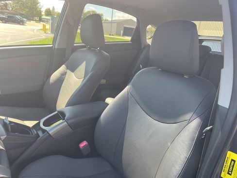 Used 2012 Toyota Prius Three w/ Solar Roof Pkg FWD image 11