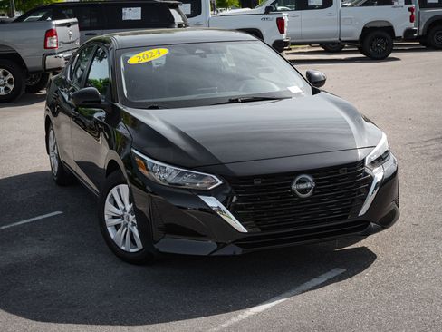 Used 2024 Nissan Sentra S FWD image 2