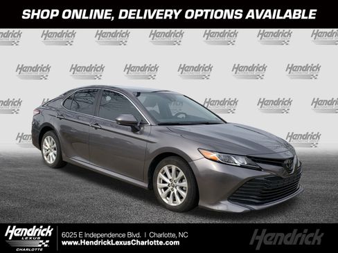 Used 2020 Toyota Camry LE image 1