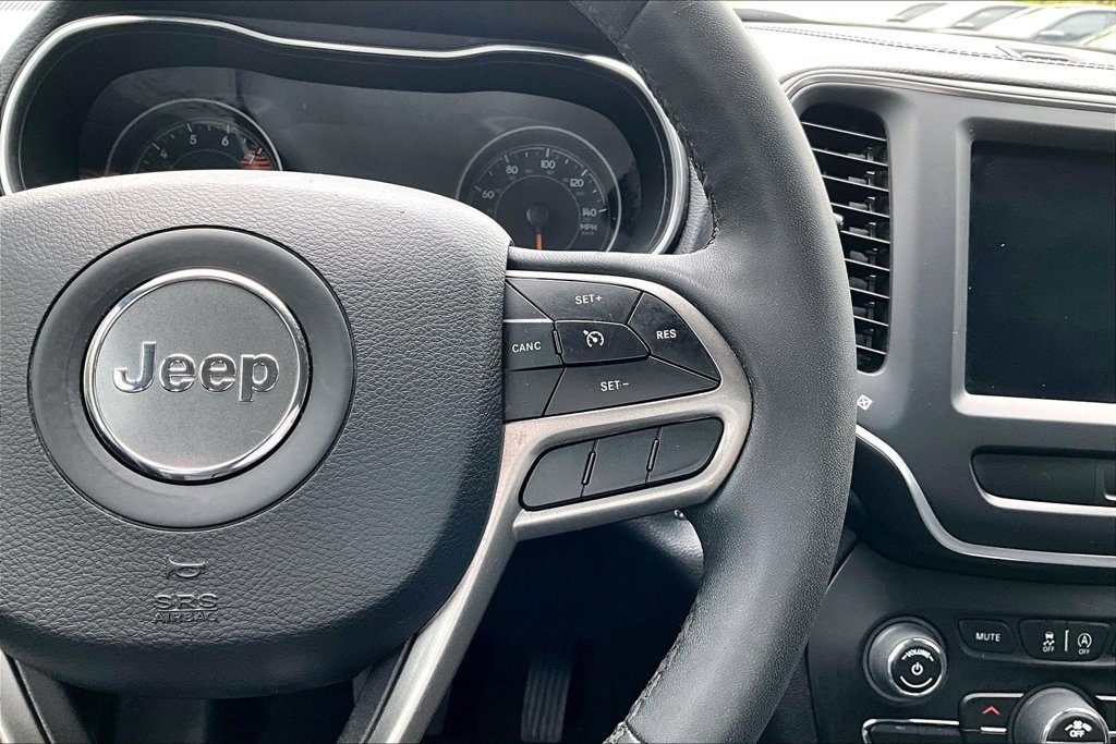 Used 2022 Jeep Cherokee Latitude Lux w/ Mopar Interior Package AWD/4WD image 26