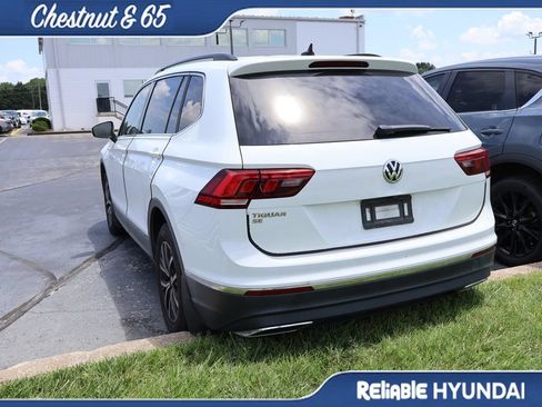 Used 2020 Volkswagen Tiguan SE w/ Panoramic Sunroof Package FWD image 16