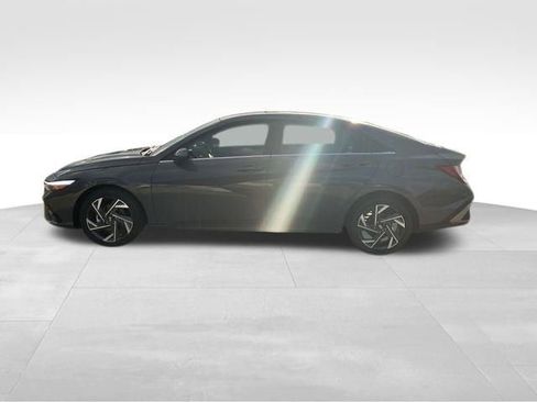 Used 2025 Hyundai Elantra SEL image 6