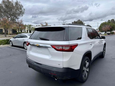 Used 2019 Chevrolet Traverse LT w/ LT Premium Package FWD image 8