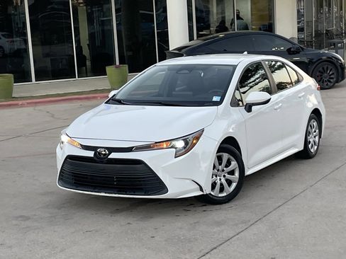 Used 2024 Toyota Corolla LE image 9