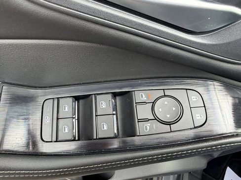 Used 2024 Nissan Rogue SV AWD/4WD image 14