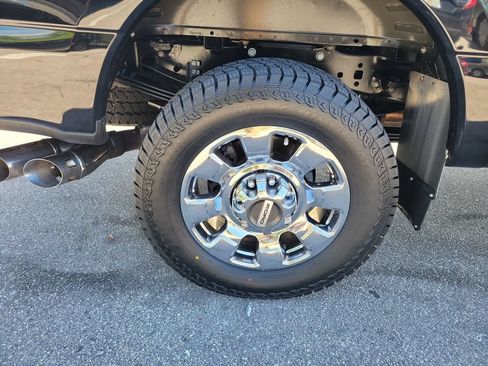 Used 2023 Ford F250 Lariat w/ Lariat Ultimate Package AWD/4WD image 31