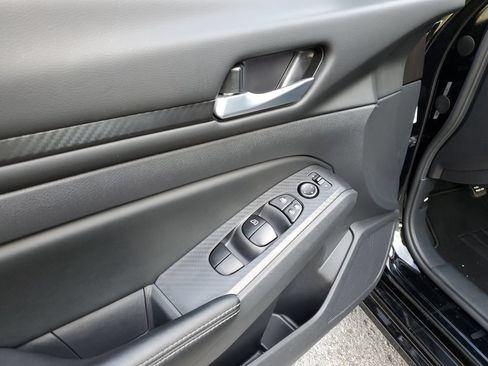 Certified 2025 Nissan Altima 2.5 SV FWD image 17