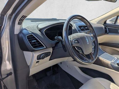 Used 2016 Lincoln MKX Reserve w/ Driver Assistance Package image 9