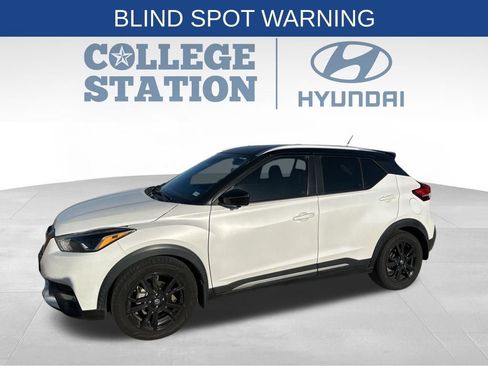 Used 2020 Nissan Kicks SR w/ SR Premium Package image 9