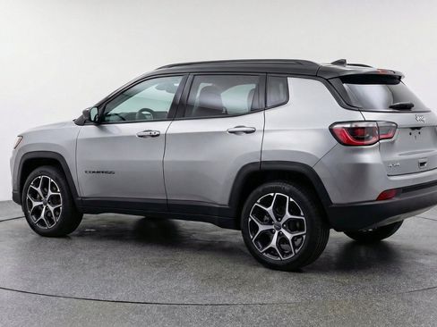 Used 2025 Jeep Compass Limited AWD/4WD image 6