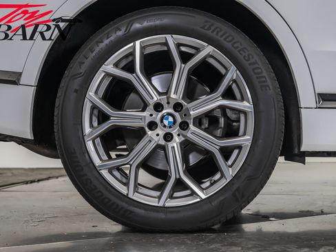 Used 2022 BMW X7 xDrive40i w/ Premium Package image 15