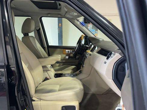 Used 2015 Land Rover LR4 HSE AWD/4WD image 16