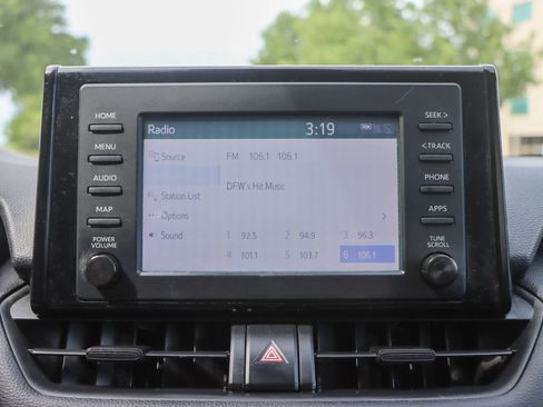 Used 2019 Toyota RAV4 LE FWD image 34