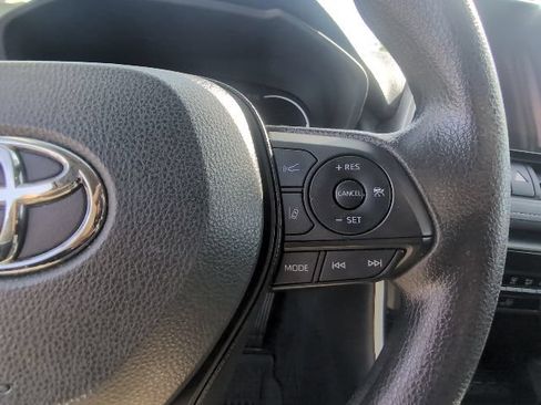 Used 2025 Toyota RAV4 LE AWD/4WD image 16