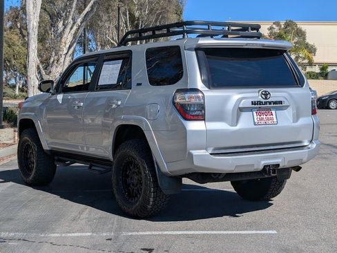 Used 2022 Toyota 4Runner SR5 Premium w/ Moonroof Package AWD/4WD image 12