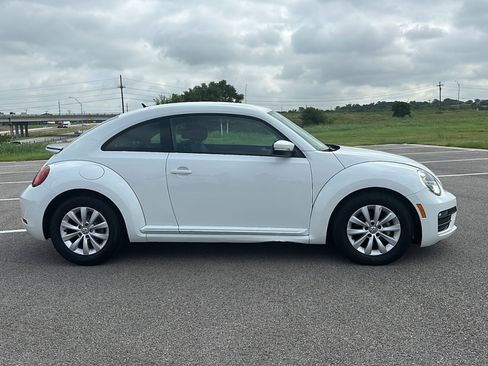 Used 2019 Volkswagen Beetle 2.0T Final Edition SEL image 9