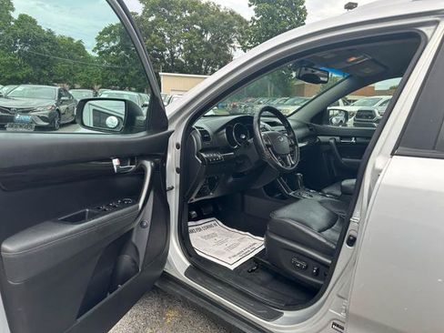 Used 2011 Kia Sorento EX w/ Premium Pkg AWD/4WD image 13
