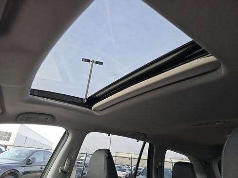 Used 2022 Honda Pilot Special Edition image 9