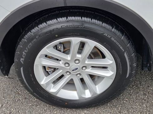 Used 2017 Ford Explorer XLT FWD image 22