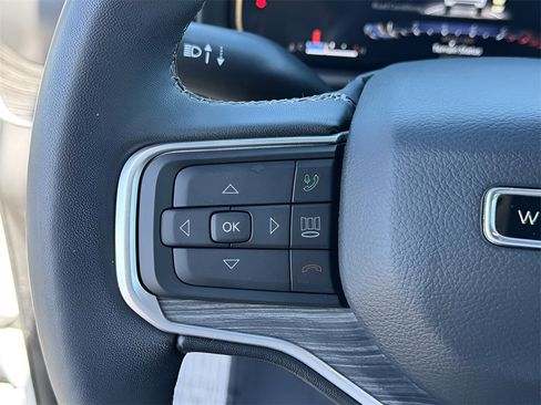 Used 2024 Jeep Wagoneer L Series III w/ Flexible Seating Group image 23