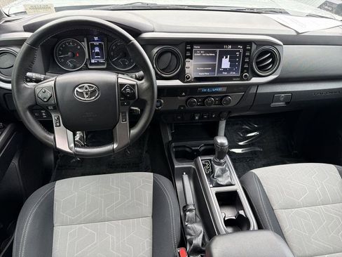 Used 2023 Toyota Tacoma TRD Off-Road image 6