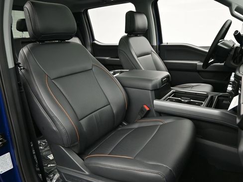 New 2026 Ford F350 Lariat w/ Black Appearance Package image 38