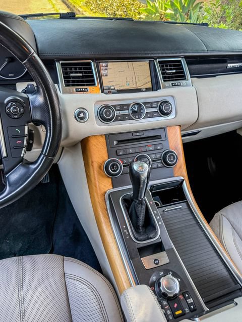 Used 2011 Land Rover Range Rover Sport Supercharged AWD/4WD image 7