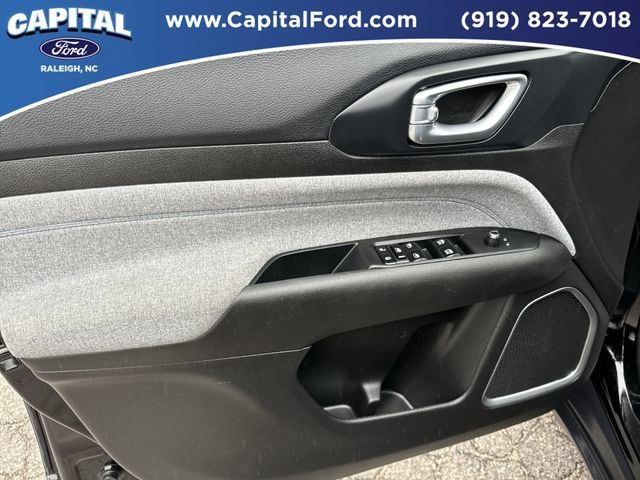 Used 2025 Jeep Compass Latitude AWD/4WD image 20