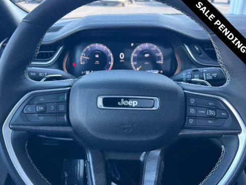 Used 2024 Jeep Grand Cherokee Limited image 26