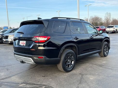 Used 2023 Honda Pilot TrailSport image 11