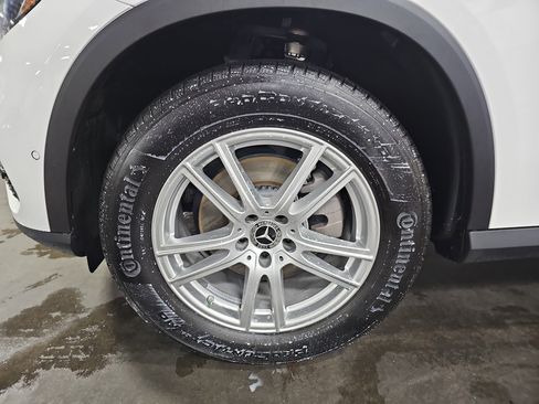 Certified 2025 Mercedes-Benz GLC 300 4MATIC image 35