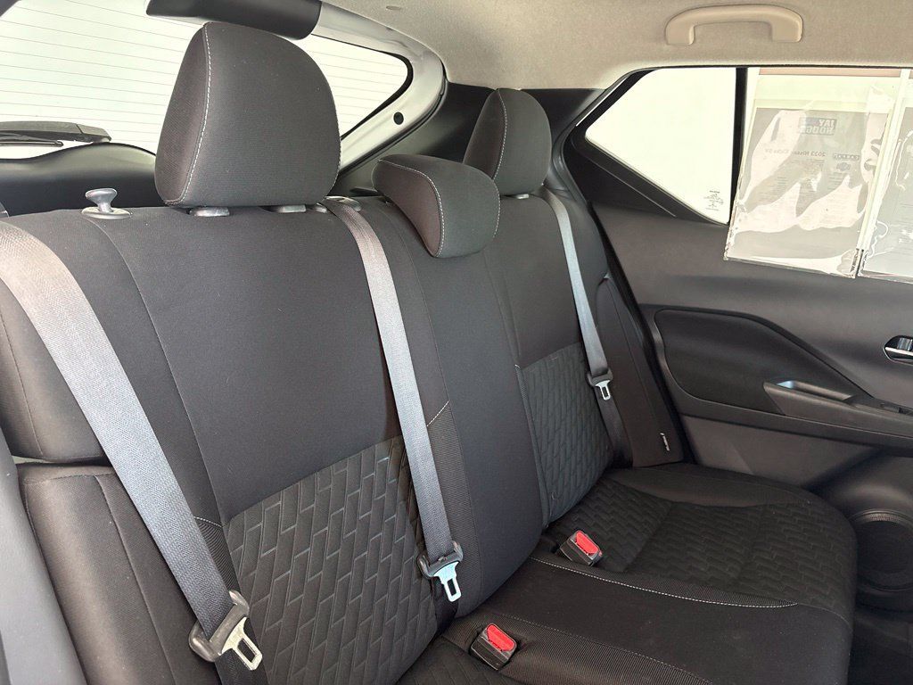 Used 2023 Nissan Kicks SV FWD image 30