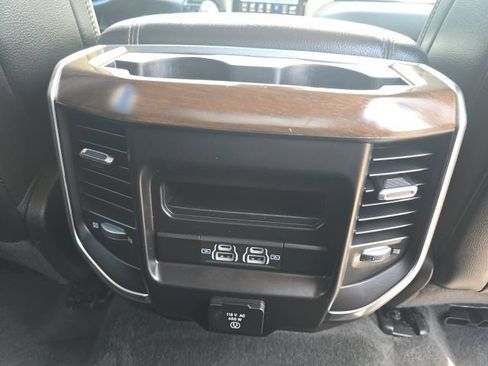 Used 2021 RAM 1500 Laramie AWD/4WD image 7