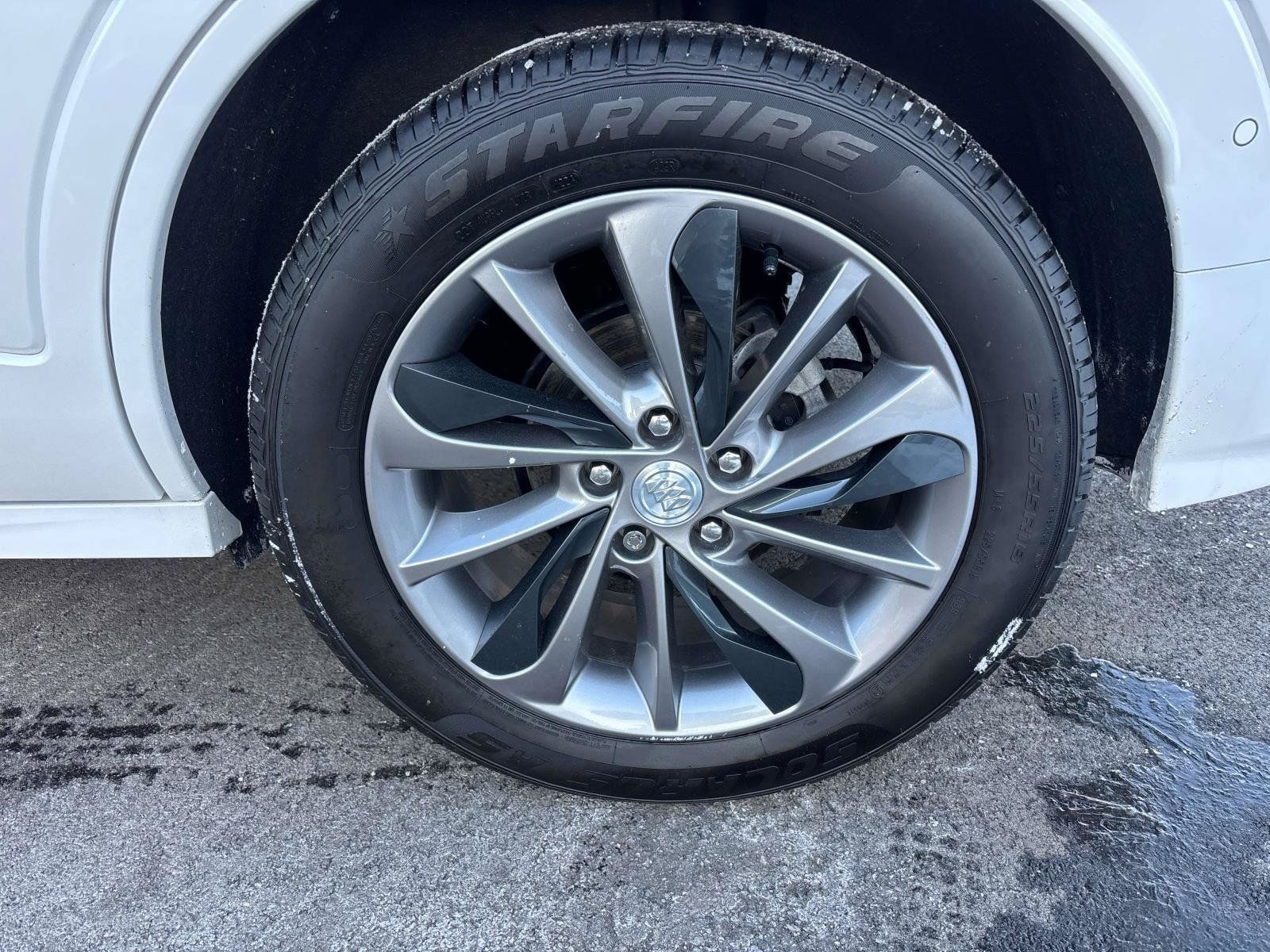 Used 2020 Buick Encore GX Essence w/ Experience Buick Package AWD/4WD image 8