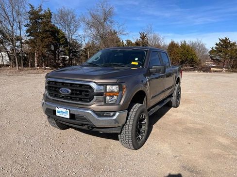 Used 2023 Ford F150 XLT image 3