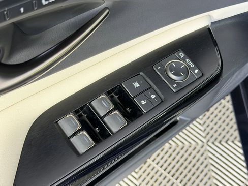 Used 2024 Lexus ES 350 w/ Technology Package image 24