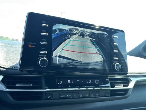 Used 2024 Toyota Sienna XLE Woodland Edition image 23