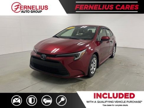 Used 2023 Toyota Corolla LE image 3