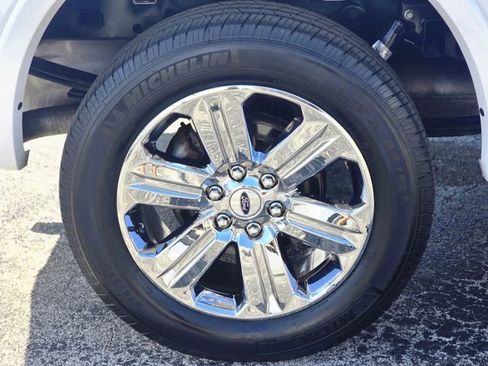 Used 2019 Ford F150 Lariat w/ Equipment Group 502A Luxury image 5