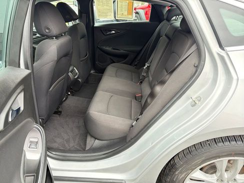 Used 2018 Chevrolet Malibu LT image 25