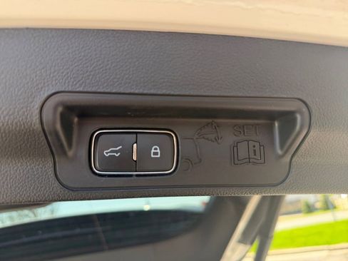 Used 2023 Ford Explorer Limited w/ Limited Technology Package AWD/4WD image 24