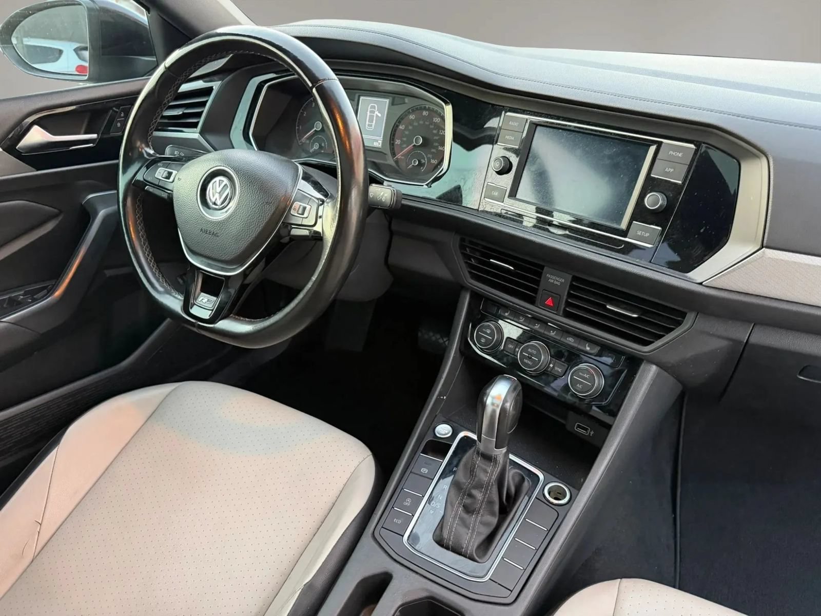 Used 2019 Volkswagen Jetta R-Line FWD image 26