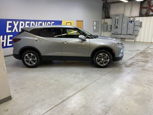 Used 2025 Chevrolet Blazer LT FWD image 8