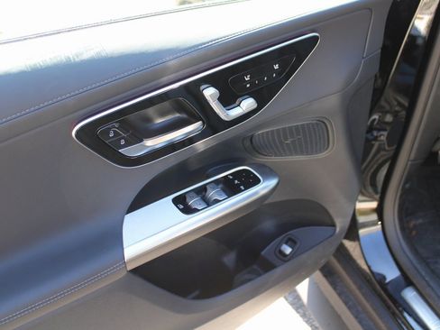 Used 2026 Mercedes-Benz GLC 300 image 19