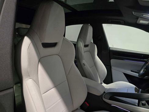 New 2025 Porsche Macan 4S Electric image 15
