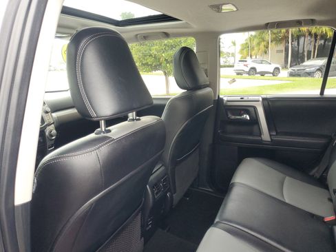 Used 2018 Toyota 4Runner 4WD image 11