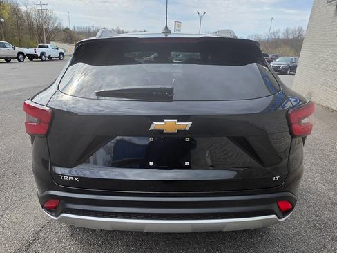 Used 2024 Chevrolet Trax LT w/ Driver Confidence Package image 8