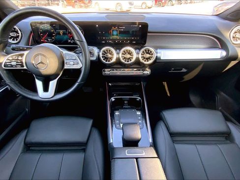 Used 2022 Mercedes-Benz GLB 250 4MATIC image 16