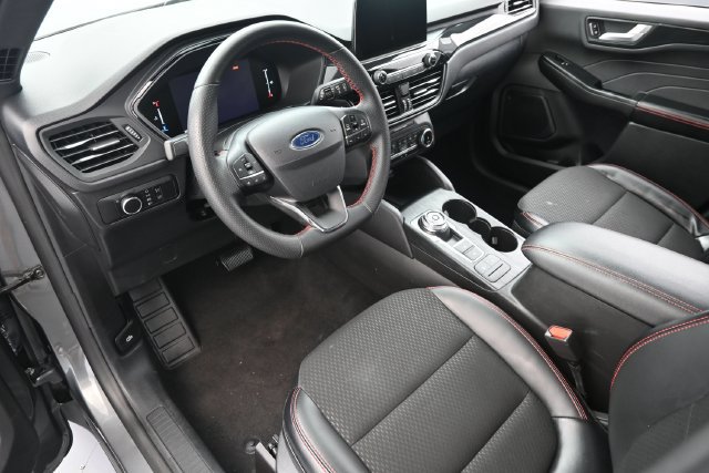 Used 2025 Ford Escape ST-Line FWD image 11
